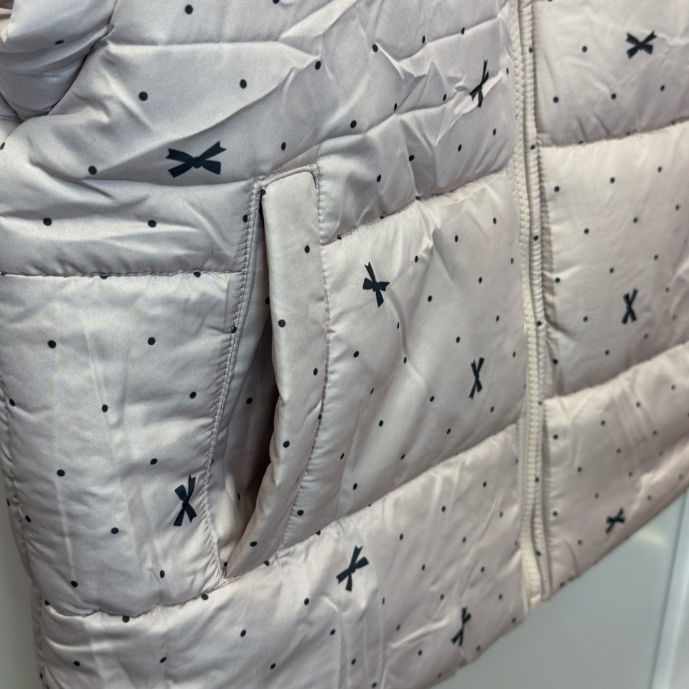 Lightweight Ribbon & Dot Puffer Vest in Beige – Women’s Large - Picture 6 of 8